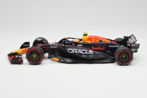 Red Bull Racing RB20 #11 S. Perez Bahrain GP 2024 Minichamps 1:18 110240111 Metall - pilt 3/7