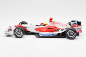 Panasonic Toyota Racing TF106 #8 R. Schumacher F1 2006 Minichamps 1:18 100060007 Metall - pilt 3/6