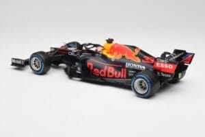 Red Bull Racing Honda RB16B #33 M. Verstappen Turkish GP 2nd Place 2021 Minichamps 1:18 110211633 Metall - pilt 5/7