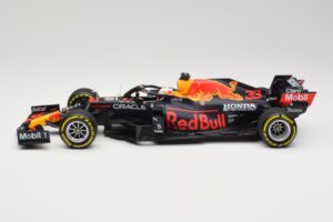 Red Bull Racing Honda RB16B #33 M. Verstappen Mexican GP Winner 2021 Minichamps 1:18 110211933 Vaik - pilt 3/6