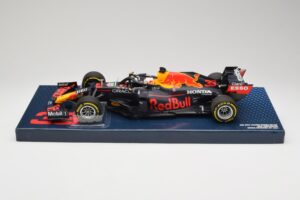 Red Bull Racing Honda RB16B #33 M. Verstappen Emilia Romagna GP 2021 Case Edition Minichamps 1:18 113210133 Vaik