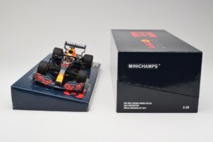 Red Bull Racing Honda RB16B #33 M. Verstappen Emilia Romagna GP 2021 Case Edition Minichamps 1:18 113210133 Vaik - pilt 6/7