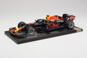 Red Bull Racing RB16B #33 M. Verstappen Monaco GP Winner 2021 Minichamps 1:18 113210533-R1 Vaik - pilt 2/6