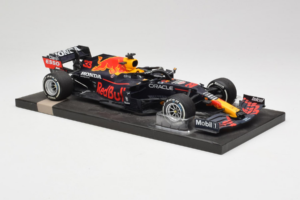 Red Bull Racing RB16B #33 M. Verstappen Monaco GP Winner 2021 Minichamps 1:18 113210533-R1 Vaik - pilt 4/6