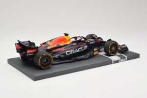 Oracle Red Bull Racing RB18 #33 M. Verstappen Belgian GP 2022 Minichamps 1:18 113221401 Vaik - pilt 3/7