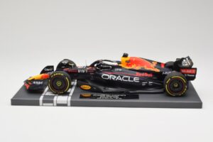 Oracle Red Bull Racing RB18 #33 M. Verstappen Belgian GP 2022 Minichamps 1:18 113221401 Vaik