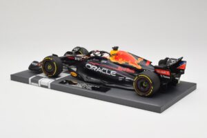 Oracle Red Bull Racing RB18 #33 M. Verstappen Belgian GP 2022 Minichamps 1:18 113221401 Vaik - pilt 5/7