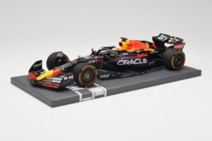 Oracle Red Bull Racing RB18 #33 M. Verstappen Mexican GP 2022 Minichamps 1:18 113222001 Vaik - pilt 2/7