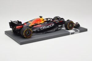 Oracle Red Bull Racing RB18 #33 M. Verstappen Mexican GP 2022 Minichamps 1:18 113222001 Vaik - pilt 3/7