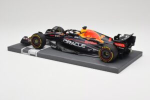 Oracle Red Bull Racing RB18 #33 M. Verstappen Mexican GP 2022 Minichamps 1:18 113222001 Vaik - pilt 5/7