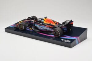 Oracle Red Bull Racing RB19 #33 M. Verstappen Miami GP 2023 Case Edition Minichamps 1:18 113233501 Vaik - pilt 5/7