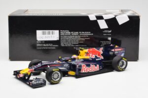 Red Bull Racing RB7 #2 M. Webber Showcar F1 2011 Minichamps 1:18 110110072 Metall - pilt 6/6