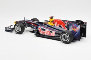Red Bull Racing Renault RB5 #5 S. Vettel Showcar 2010 Minichamps 1:18 153100175 Metall - pilt 5/6