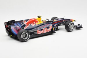 Red Bull Racing Renault RB6 #6 M. Webber F1 2010 Minichamps 1:18 110100006 Metall - pilt 2/6