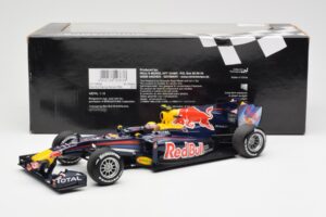 Red Bull Racing Renault RB6 #6 M. Webber F1 2010 Minichamps 1:18 110100006 Metall - pilt 6/6