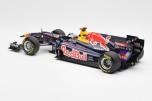 Red Bull Racing Renault RB6 #5 S. Vettel F1 World Champion 2010 Minichamps 1:18 110100005 Metall - pilt 5/6