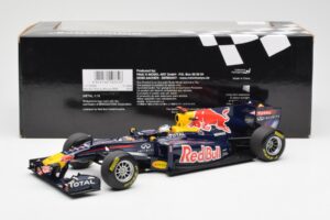 Red Bull Racing Renault RB6 #5 S. Vettel F1 World Champion 2010 Minichamps 1:18 110100005 Metall - pilt 6/6