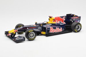 Red Bull Racing Renault RB6 #5 S. Vettel F1 World Champion Showcar 2010 Minichamps 1:18 150100075 Metall