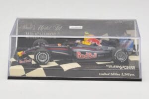 Red Bull Racing Renault RB5 #15 S. Vettel Showcar 2009 Minichamps 1:43 400090085 Metall - pilt 5/5