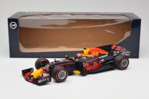 Red Bull Racing RB13 Tag Heuer #33 M. Verstappen Australian GP 2017 Minichamps 1:18 110170033 Vaik - pilt 7/7