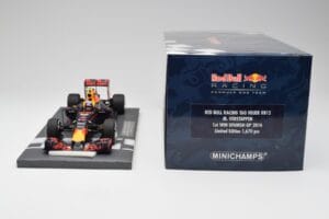 Red Bull RB12 #33 M. Verstappen Spain GP Winner 2016 Minichamps 1:18 117160333 Metall - pilt 7/7