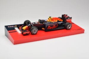Red Bull RB12 #33 M. Verstappen Spain GP Winner 2016 Minichamps 1:18 147160533 Metall - pilt 2/6