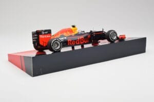 Red Bull RB12 #33 M. Verstappen Spain GP Winner 2016 Minichamps 1:18 147160533 Metall - pilt 3/6