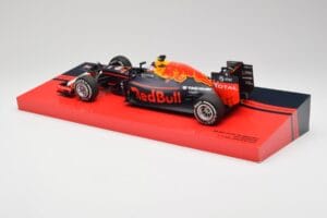 Red Bull RB12 #33 M. Verstappen Spain GP Winner 2016 Minichamps 1:18 147160533 Metall - pilt 5/6