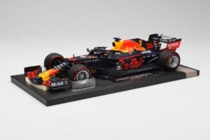 Red Bull RB15 #33 M. Verstappen Brazil GP Winner 2019 Minichamps 1:18 113191933 Metall - pilt 2/7