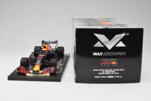 Red Bull RB15 #33 M. Verstappen Brazil GP Winner 2019 Minichamps 1:18 113191933 Metall - pilt 7/7