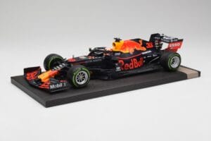 Red Bull RB15 #33 M. Verstappen German GP Winner Wet 2019 Minichamps 1:18 113191133 Metall - pilt 2/7