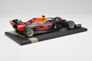 Red Bull RB15 #33 M. Verstappen German GP Winner Wet 2019 Minichamps 1:18 113191133 Metall - pilt 3/7