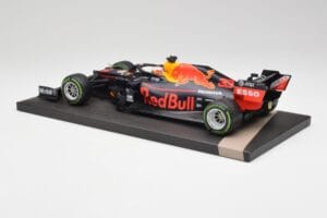 Red Bull RB15 #33 M. Verstappen German GP Winner Wet 2019 Minichamps 1:18 113191133 Metall - pilt 5/7