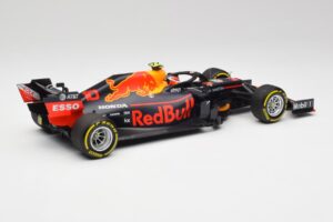 Red Bull RB15 #10 P. Gasly F1 2019 Minichamps 1:18 110190010 Metall - pilt 2/7
