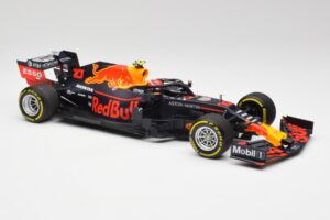 Red Bull RB15 #10 P. Gasly F1 2019 Minichamps 1:18 110190010 Metall - pilt 4/7