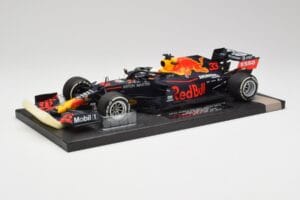 Red Bull RB16 #33 M. Verstappen Abu Dhabi GP Winner 2020 Minichamps 1:18 113201733 Metall - pilt 2/6