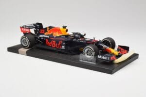 Red Bull RB16 #33 M. Verstappen Abu Dhabi GP Winner 2020 Minichamps 1:18 113201733 Metall - pilt 4/6