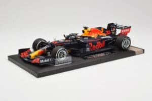 Red Bull RB16 #33 M. Verstappen Red Bull Racing 70th Anniversary GP Winner 2020 Minichamps 1:18 113200533-M1 Vaik - pilt 2/7