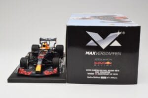 Red Bull RB16 #33 M. Verstappen Red Bull Racing 70th Anniversary GP Winner 2020 Minichamps 1:18 113200533-M1 Vaik - pilt 6/7