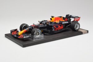 Red Bull RB16B #33 M. Verstappen Dutch GP Winner 2021 Minichamps 1:18 113212533 Metall - pilt 2/7