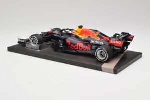 Red Bull RB16B #33 M. Verstappen Dutch GP Winner 2021 Minichamps 1:18 113212533 Metall - pilt 5/7