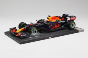 Red Bull RB16B #33 M. Verstappen Emilia Romagna GP Winner 2021 Minichamps 1:18 113210233T Metall - pilt 2/6