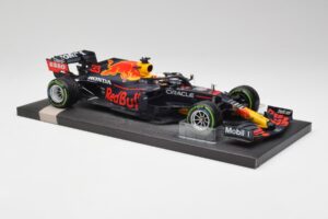 Red Bull RB16B #33 M. Verstappen Emilia Romagna GP Winner 2021 Minichamps 1:18 113210233T Metall - pilt 4/6