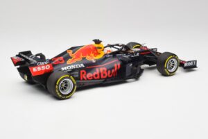 Red Bull RB16B #33 M. Verstappen Emilia Romagna GP Winner Mid Race Tyres 2021 Minichamps 1:18 110210133 Metall - pilt 2/7