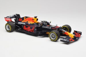 Red Bull RB16B #33 M. Verstappen Emilia Romagna GP Winner Mid Race Tyres 2021 Minichamps 1:18 110210133 Metall - pilt 4/7
