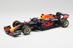 Red Bull RB16B #33 M. Verstappen Emilia Romagna GP Winner Mid Race Tyres 2021 Minichamps 1:18 110210133 Metall