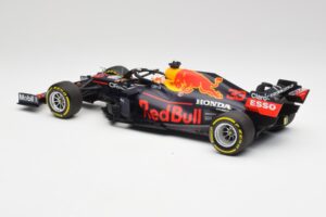 Red Bull RB16B #33 M. Verstappen Emilia Romagna GP Winner Mid Race Tyres 2021 Minichamps 1:18 110210133 Metall - pilt 5/7