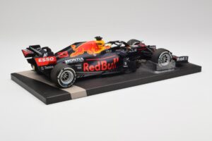 Red Bull RB16B #33 M. Verstappen Styrian & Austrian GP Winner 2021 Minichamps 1:18 113210933 Metall - pilt 3/6