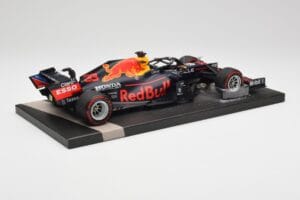 Red Bull RB16B #33 M. Verstappen Abu Dhabi GP 2021 Winner Missing Figurine & Pitboard Minichamps 1:18 113212333 Vaik - pilt 3/7