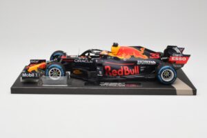 Red Bull RB16B #33 M. Verstappen Belgian GP 2021 Winner Minichamps 1:18 113211333 Vaik